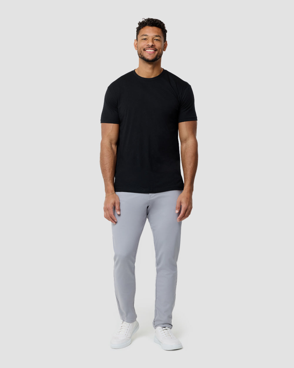 Basic Tee - No Logo-Black-Reg-Regular-Full--Model---L